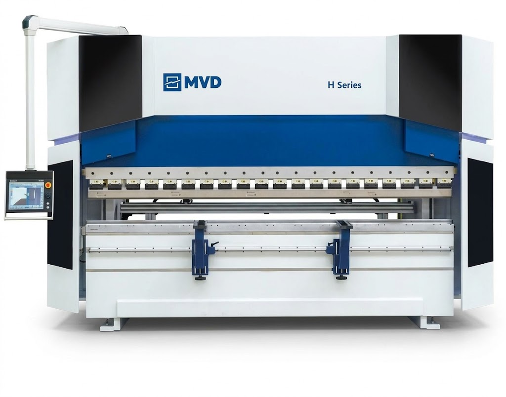 kaksoistoiminen särmäyspuristin servoilla ja hydraulijärjestelmällä